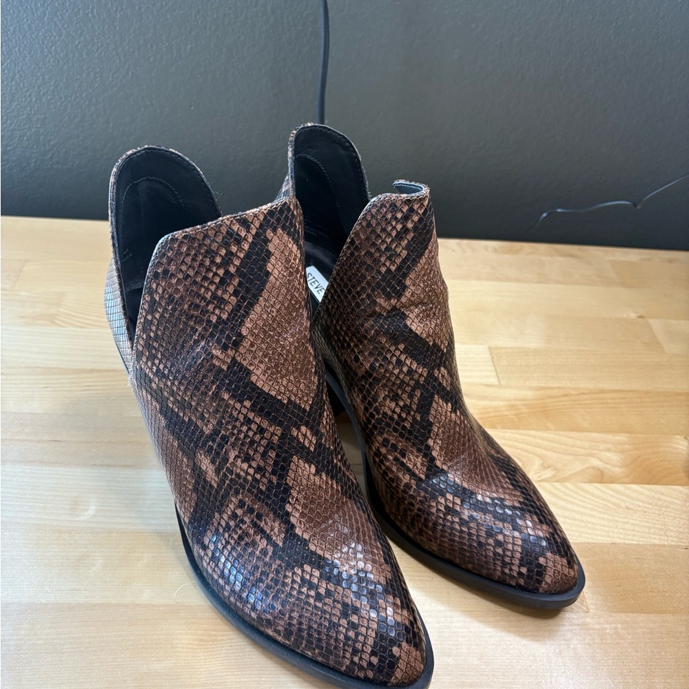 Steve Madden Brown Ankle Booties with Snakeskin Pattern